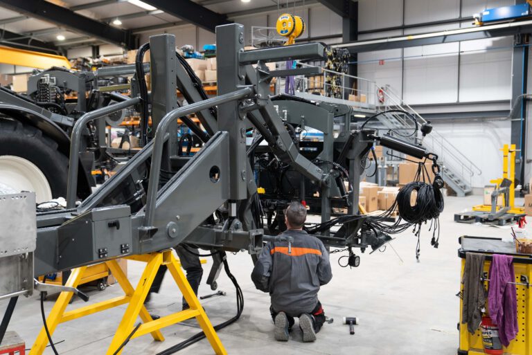 montage precision atelier arland pulverisation scaled