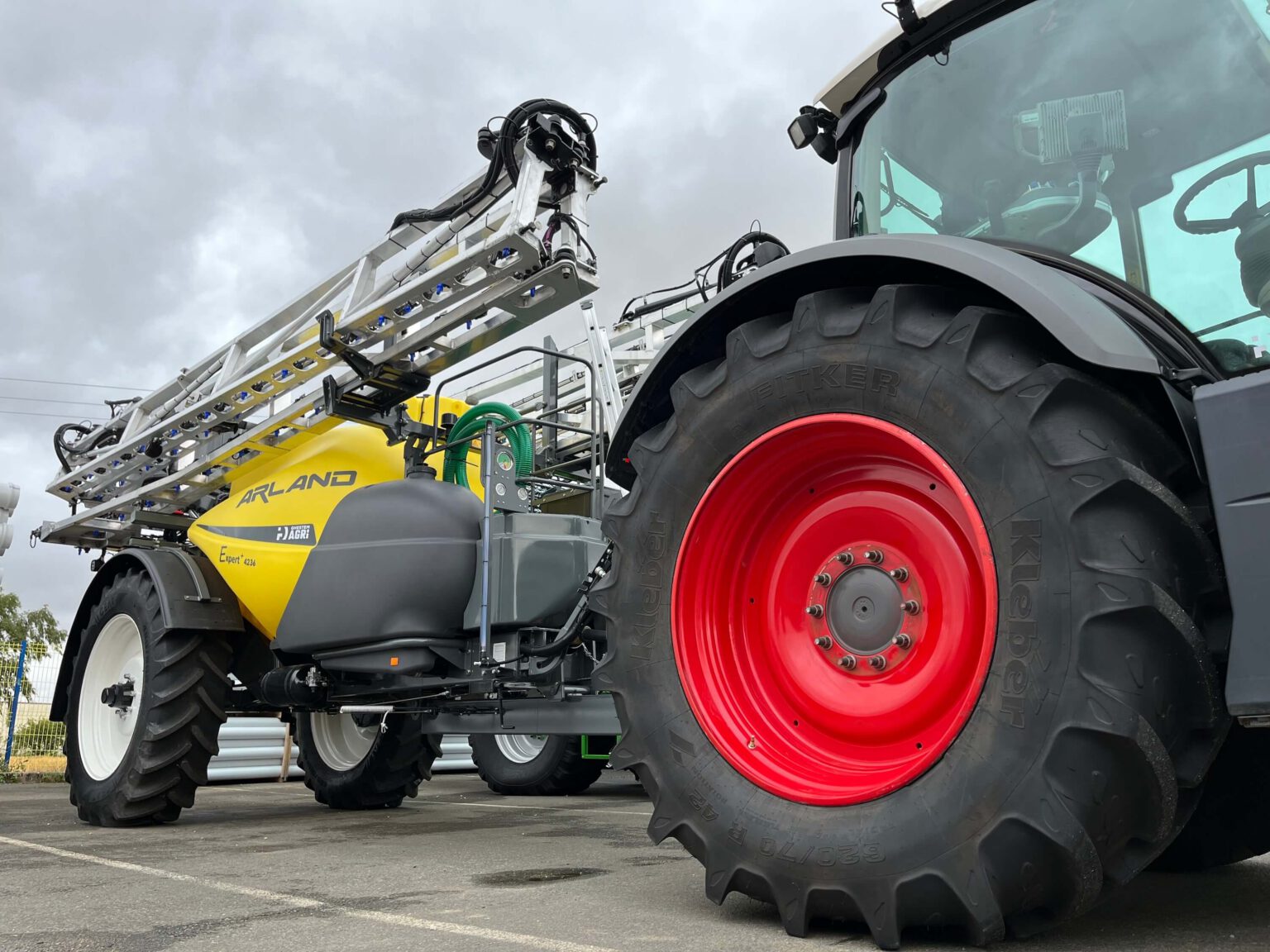 pulverisateur traine expert plus tracteur arland pulverisation scaled